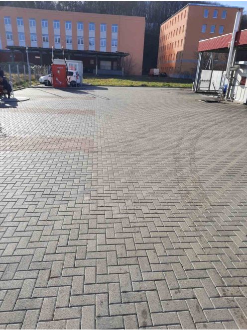 Komló Ehrle Technológia 4 állás 